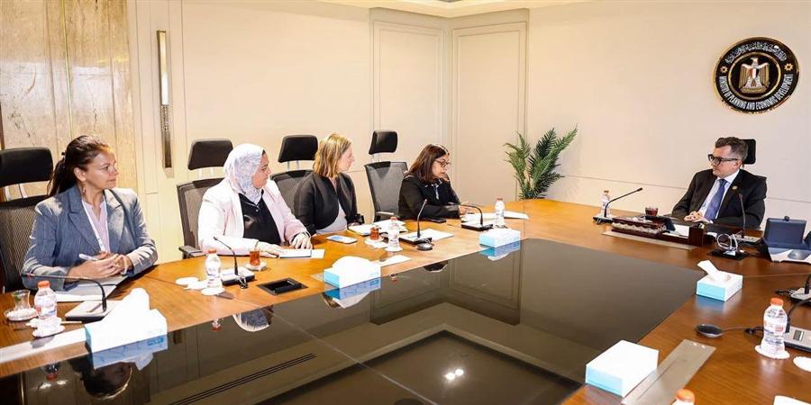 وزير التخطيط يبحث مع البنك الدولي زيادة مساهمة التعدين في الناتج المحلي